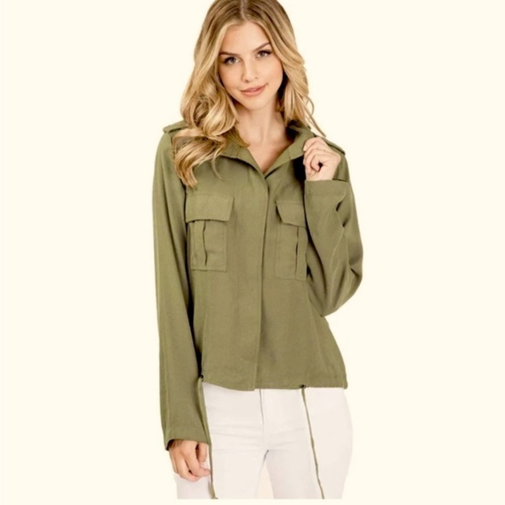 Sneak Peek | Lightweight Cargo Style Jacket Olive Green Women’s Large